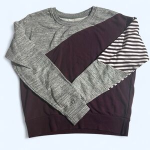 Reflex Brand Women’s Size Medium Burgundy and grey sweatshirt